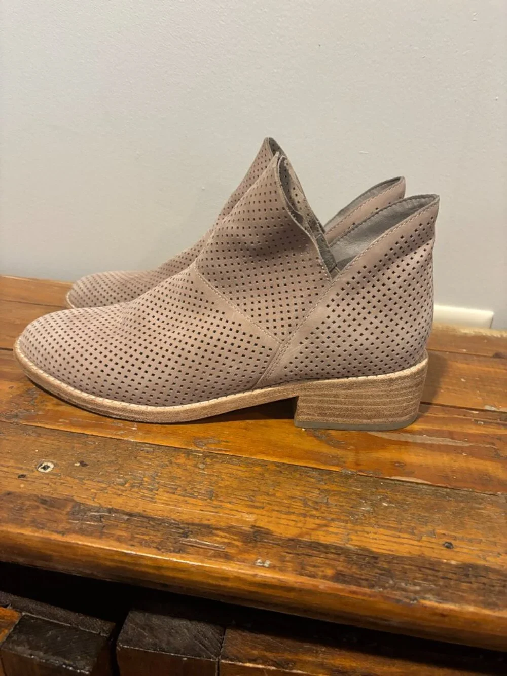 Eileen Fisher Leaf bootie perforated tan suede size 8.